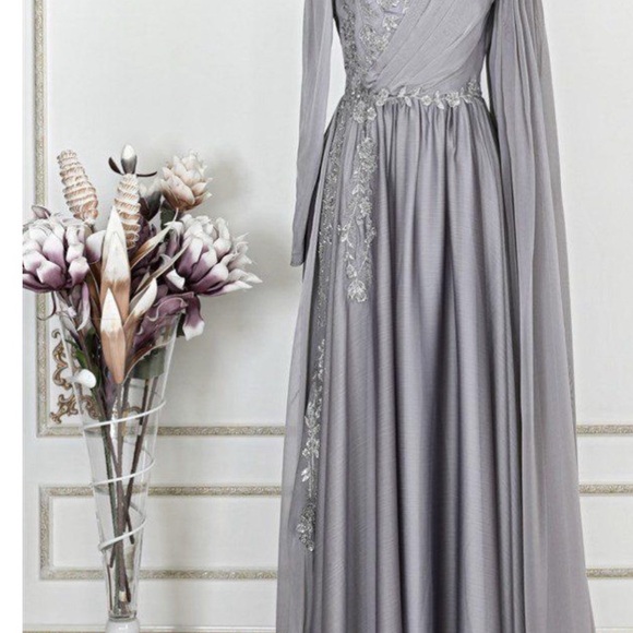 Elegant Gray Embroidered Dress - Picture 3 of 8